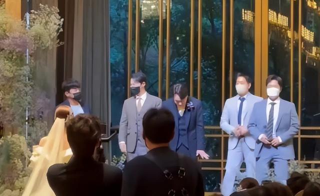 andy|Andy大婚神话合体表演不见彗星身影引猜测,知情人士:他在现场!