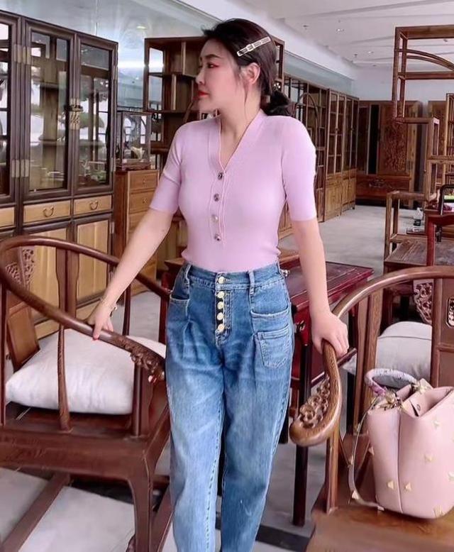 赵四|赵四带货风格清奇，每场直播都像一出好戏，反遭出走徒弟娇娇鄙视