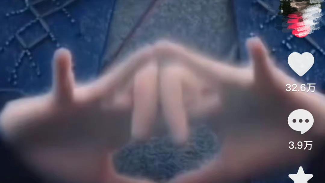 王源|王源的“牧尘式比心”在花式比心中再次出圈，王源的手好灵活啊！