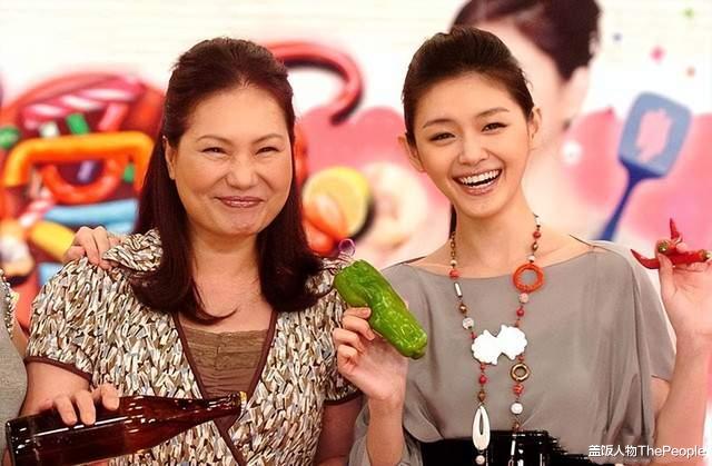 大S|19岁养7个小姑子、花800万离婚、成大S发言人,徐妈才是宅斗女王