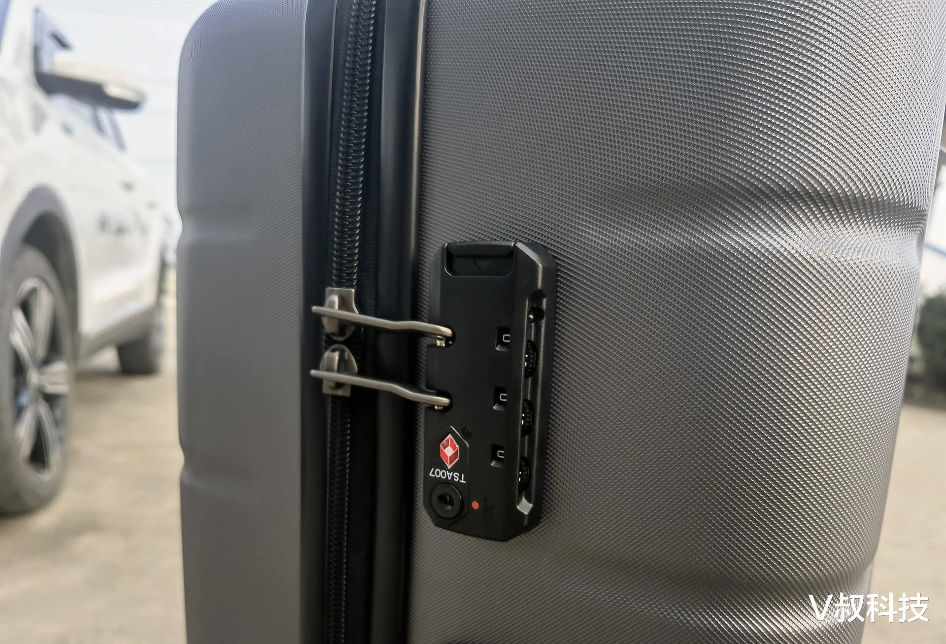 小米科技|小米全新发布旅行箱，360度万向轮，坚固耐用满足各类出行需要