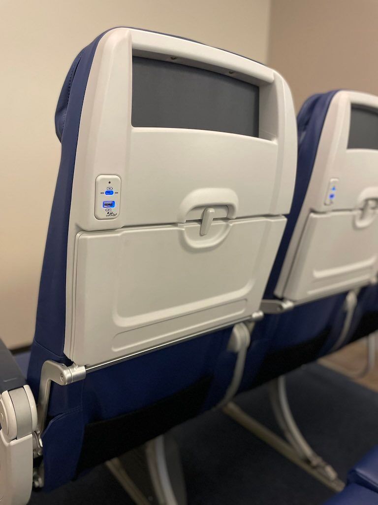 USB|波音737在乘客座椅后安装USB充电插口，业内首次！