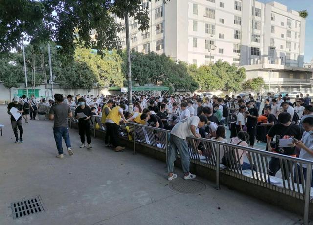 00后|工厂好不容易招聘10人，全跑路了，老板：这届年轻人到底是咋想的