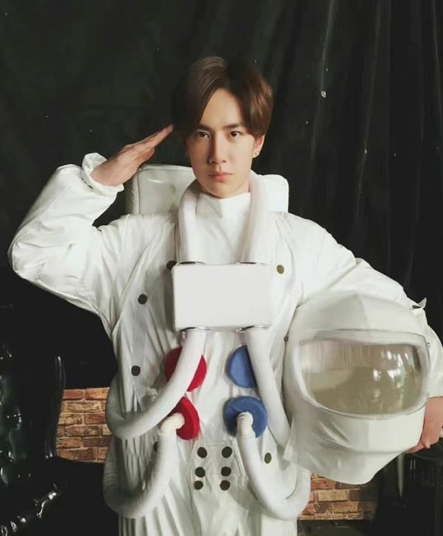 刘亦菲|沉寂三月有余，原来是“诈糊”：王一博的新代言让多少人措手不及