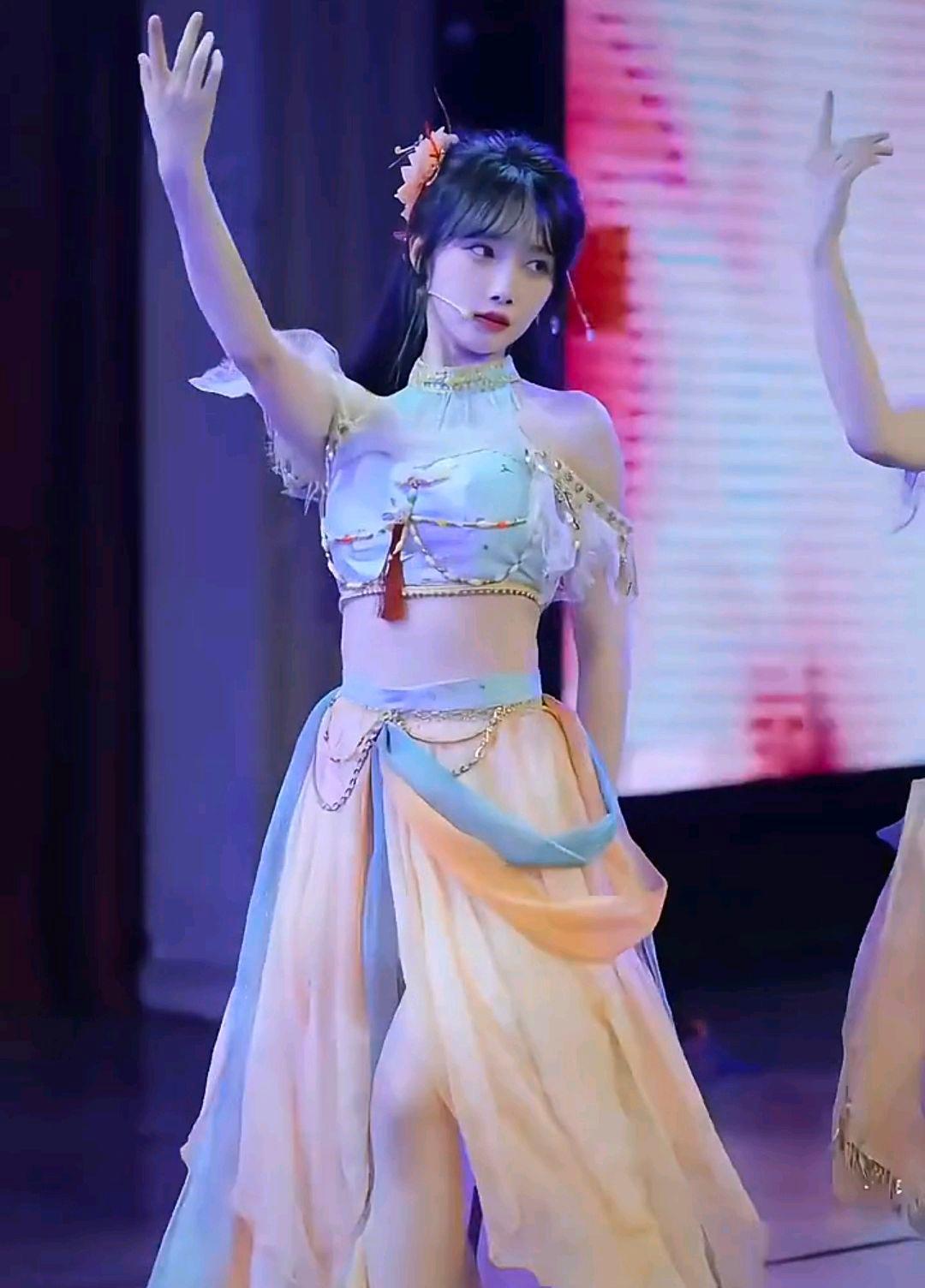 热舞|女团着古装热舞堪比仙女下凡,网友:明明可以靠颜值偏偏靠实力