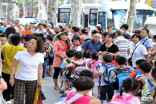 山东省|中小学课后服务下，保洁拿到的补贴比老师还多，引发老师的不满？