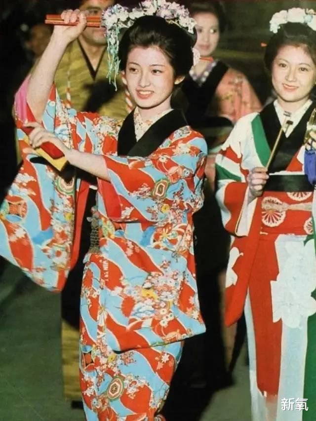 |被捧成“南韩关之琳”的新女团，到底什么是灵气？