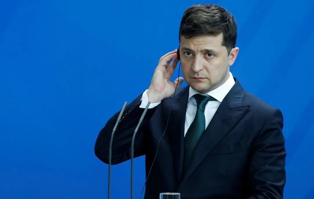 泽连斯基|战争边缘,泽连斯基犹豫了一下,总统办公室就疑似面临炸弹袭击