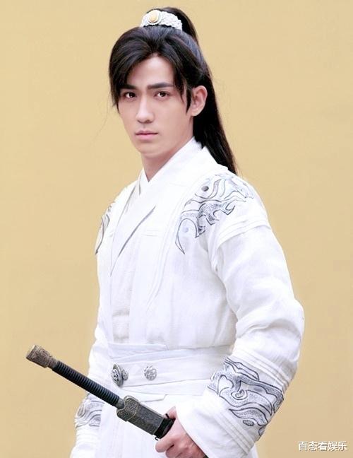 白梦妍|搭档“白鹿”的他审美好绝！8年前“朱一龙”的二手戏服，白鹿居然还能穿