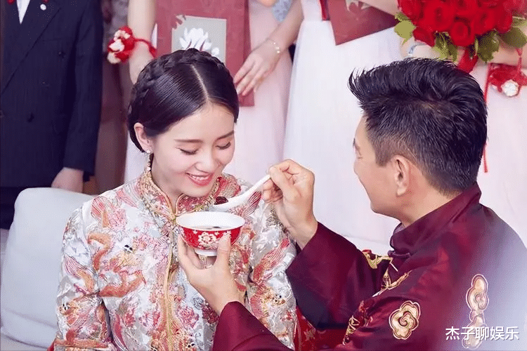 孙艺珍|玄彬孙艺珍婚礼临近，女方首晒婚纱装示人，镂空款式惹人羡