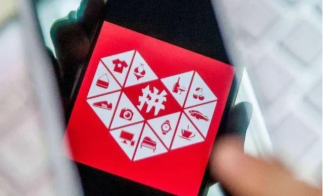 北京,刘女士花了750元,在拼夕夕上买了一款某果耳机