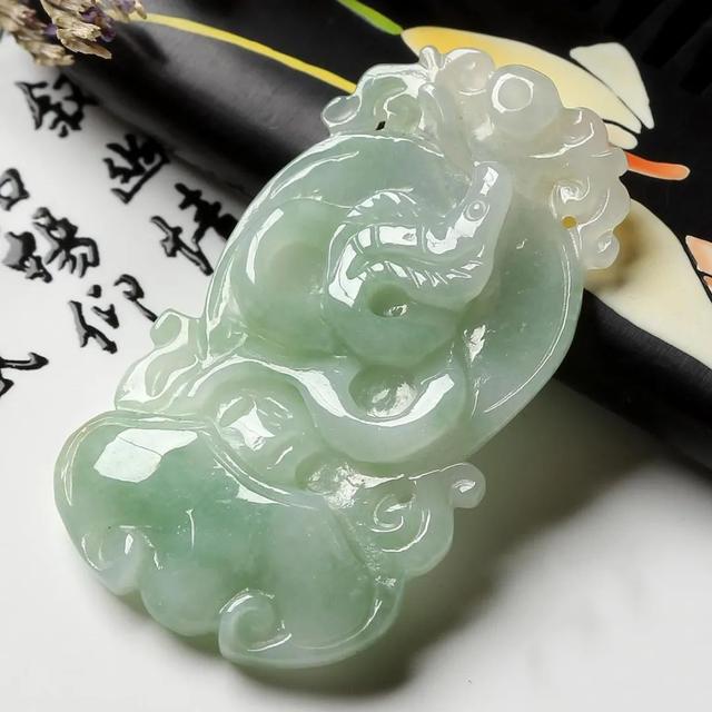 翡翠|五毒不是毒,而是五种动物!翡翠五毒的寓意竟如此惊艳?