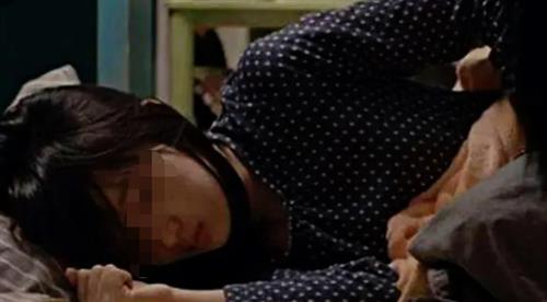 回顾 17岁少女未婚产子,放塑料袋后继续睡觉,次日将其扔垃圾桶