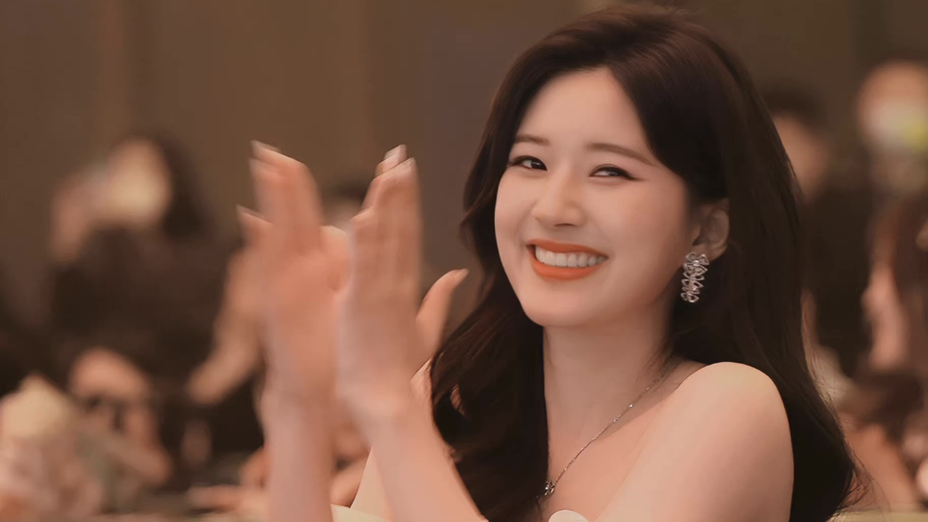 cp粉|赵露思、陈哲远参加活动，官博评论区却被“吴露可逃”cp粉攻陷