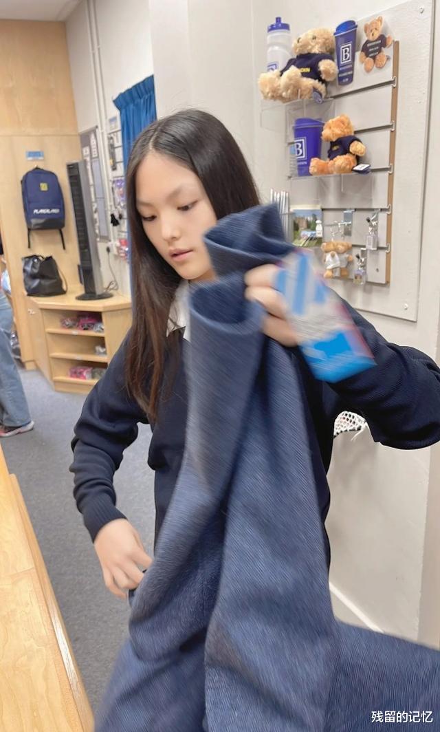 王诗龄|李湘公开女儿开学美照，王诗龄就读英国名校曝光，一年学费28万