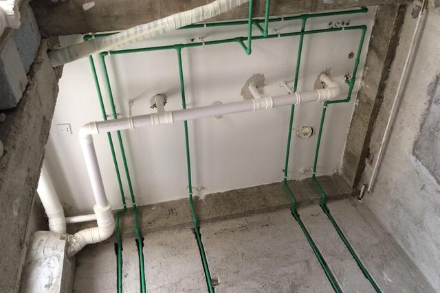 家装水管电线走顶还是走地？工人推荐走顶，真的只是为了赚钱吗？