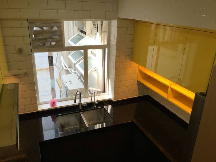 内地富人举家搬迁香港,购置101平豪宅花掉两千多万,有钱任性