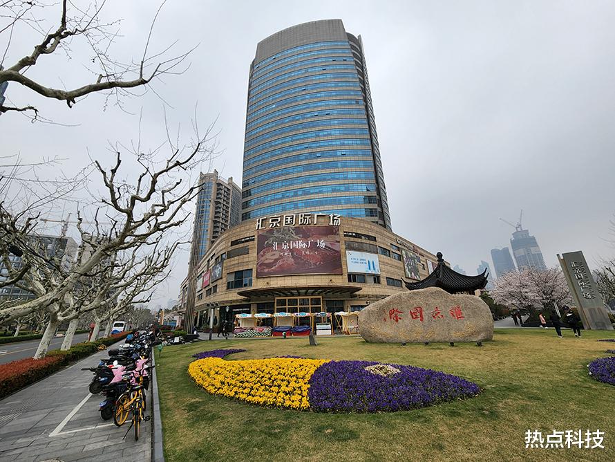 gen.g战队|三星Galaxy S22+评测：可变高刷直屏兼顾续航打造全新水桶旗舰