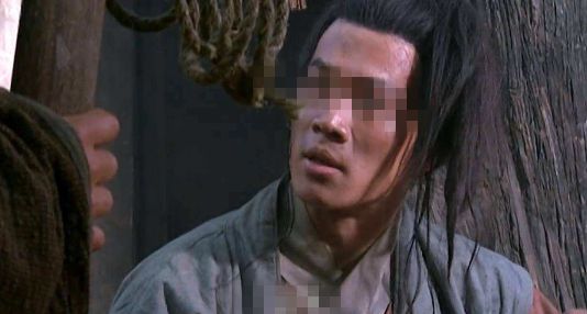 女邻居告他强奸,坐了4年牢,出狱后将其一家8口灭门