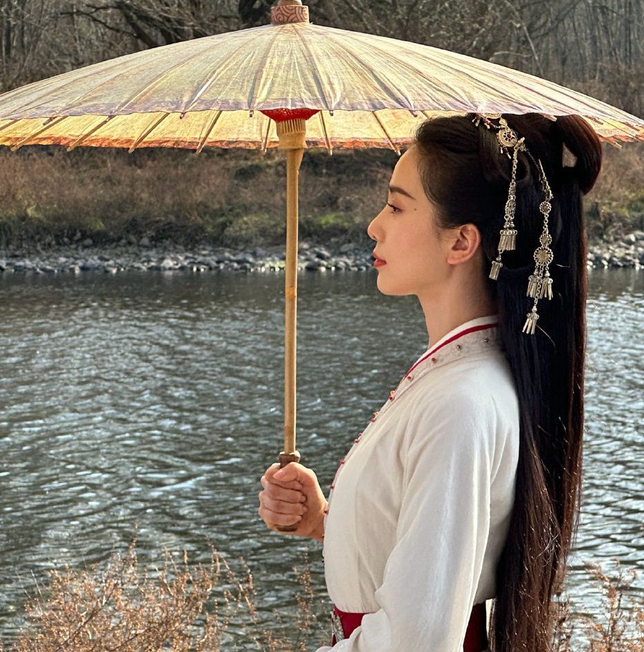 阿凡达2|《一念关山》终于杀青了,刘诗诗刘宇宁捧花晒美照,古装造型抢眼