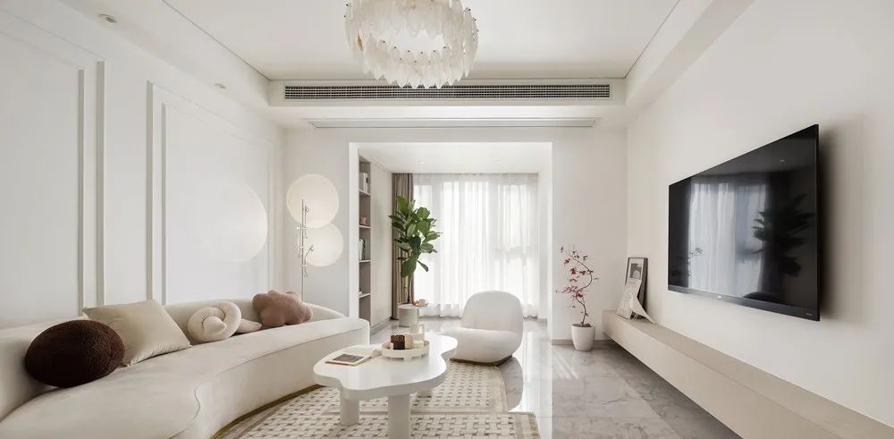 150m2奶油风+留白:他家小复式不拆不改,颜值、功能全都有!