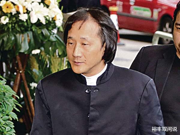 上海市|“上海仔”郭永鸿64岁生日!穿中山装老态尽显,两位前坐馆现身