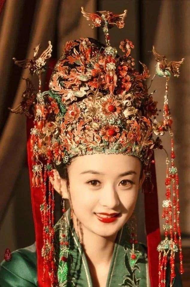 赵丽颖|赵丽颖央视春晚热度再次翻新,回顾其成名史,那是一个坎坷!