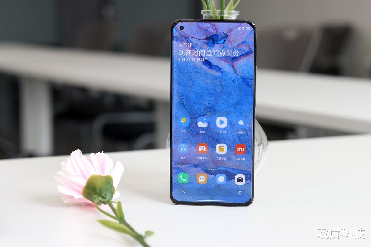 小米科技|雷军彻底爆发：IP68+5000mAh+超大底主摄，2140元“跳水价”离场