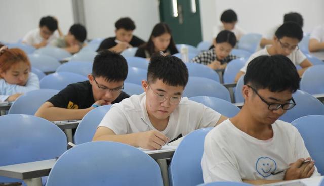 求职|“理科生”跟“文科生”：找工作了才恍然，两者差距一目了然！