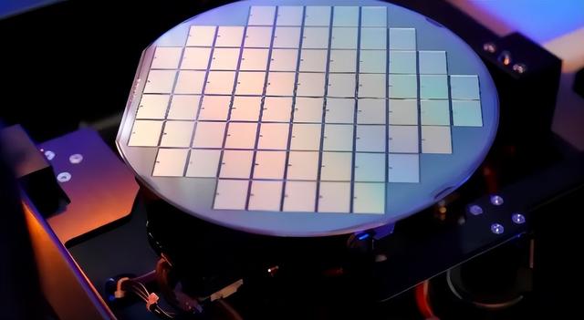 光刻机|一个都没中!中企撕开国产光刻机“遮羞布”