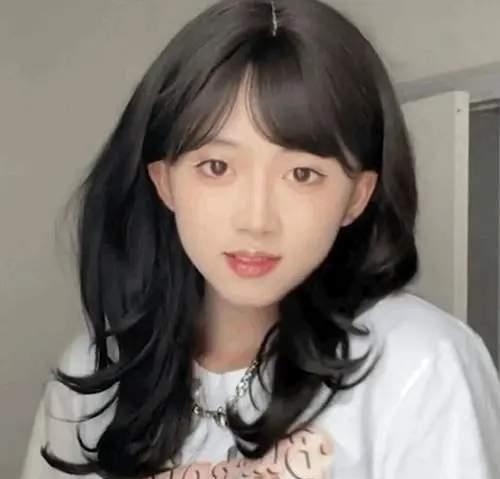 抖音|抖音“蓝衣战神”一栗莎子,真实身材曝光,网友:比视频中更性感