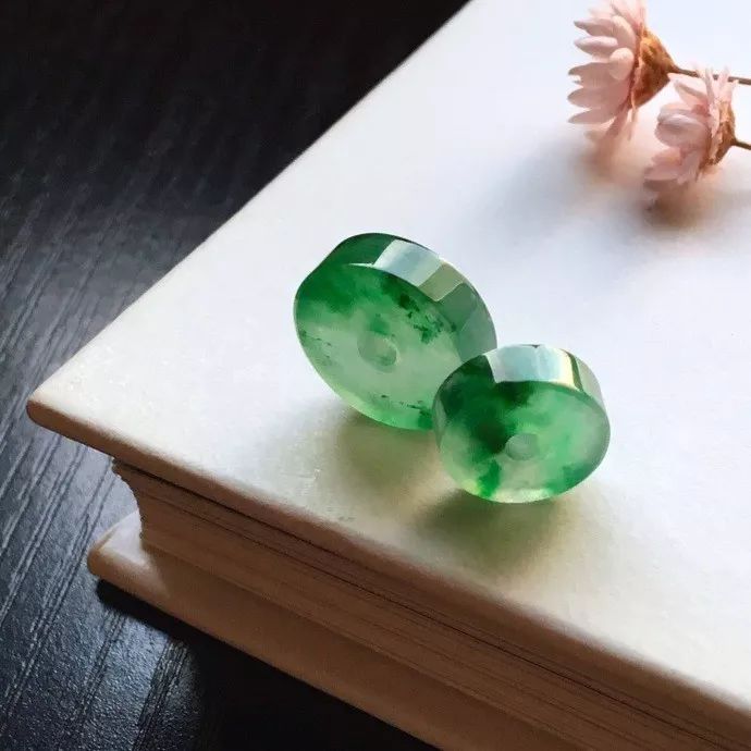 翡翠|翡翠纹路对价值有多大影响