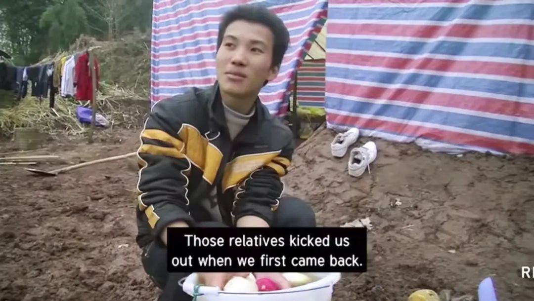 “变性人”李二毛,被两任男友抛弃,摘除假体后因艾滋孤独离世!