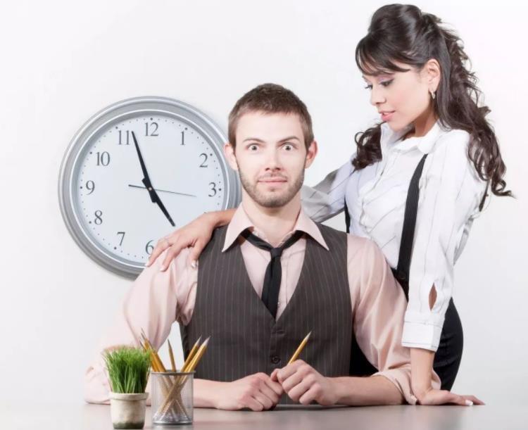 马未都|马未都讲述：老公一夜未归，妻子堵门口，女同事吓得脸色大青