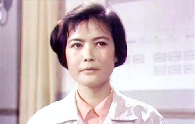 杨雅琴|《苦菜花》美丽娟子,两段婚姻潦草收场,侄子:姑姑一生追爱不得