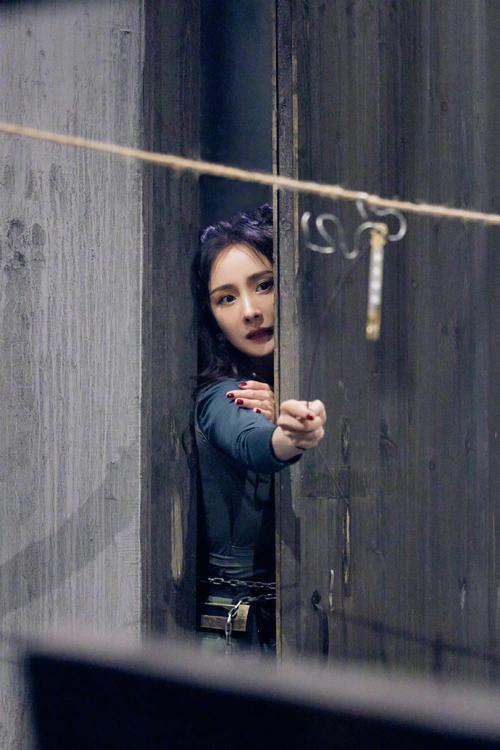 杨幂|杨幂眼角受伤花了20万修补，不找《密室大逃脱》索赔！保险赔偿500万