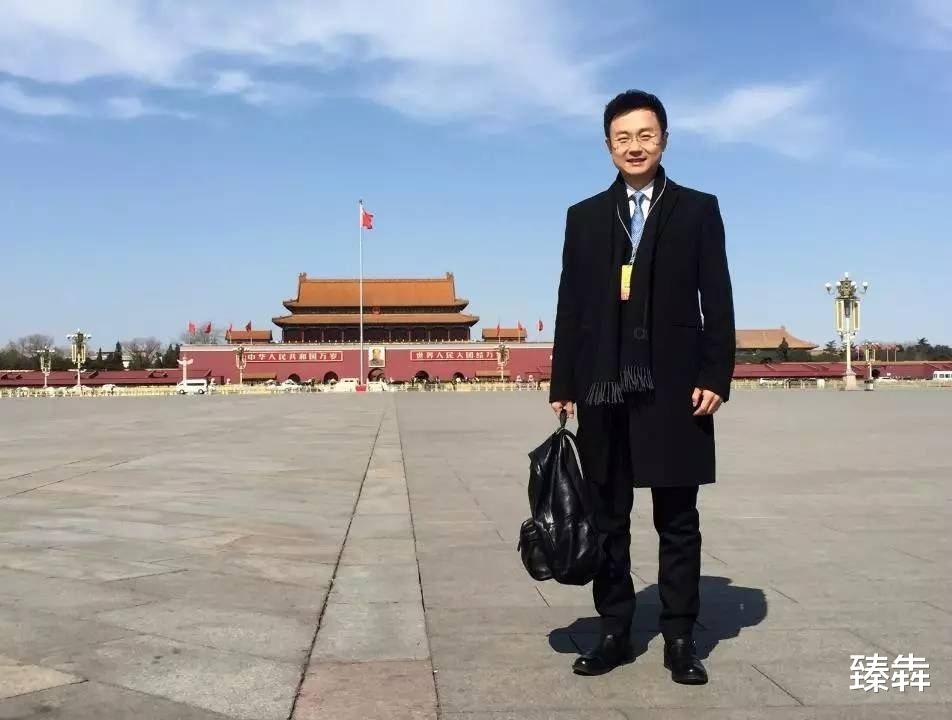 刚强|“主持人”刚强:一婚娶了蒋虎前妻,坚持做丁克,因爱43岁得一子