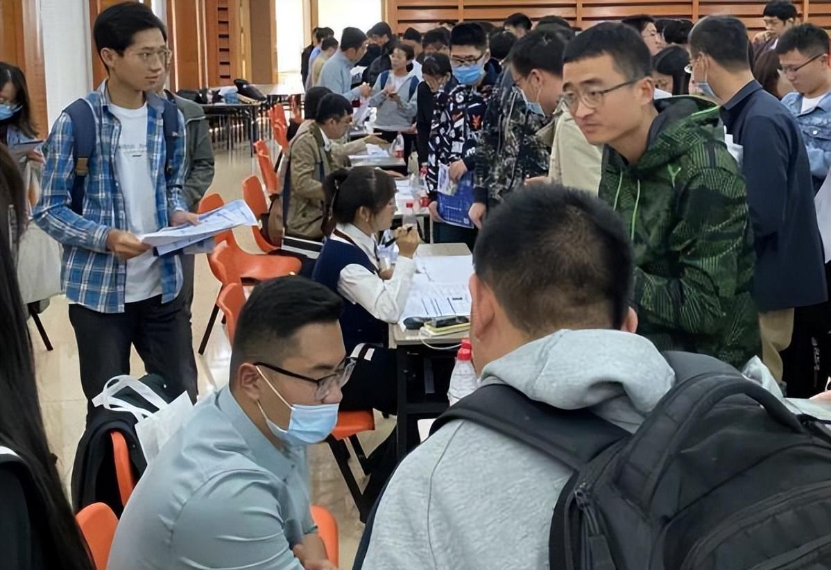 人力资源|中铁某局在哈工大招聘，给出6000元月薪，结果把自己弄得灰头土脸