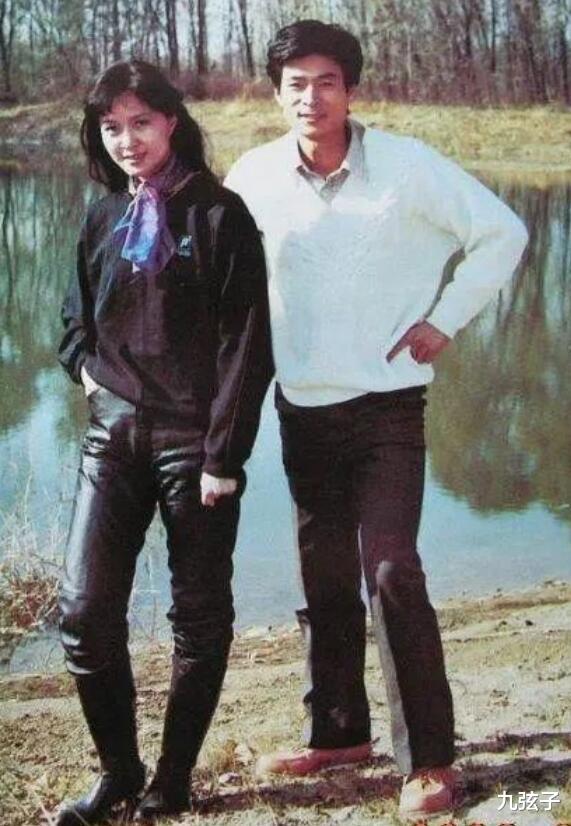 方舒|为小10岁屠洪刚和前夫离婚，面对晚年的孤独，方舒有没有后悔过？