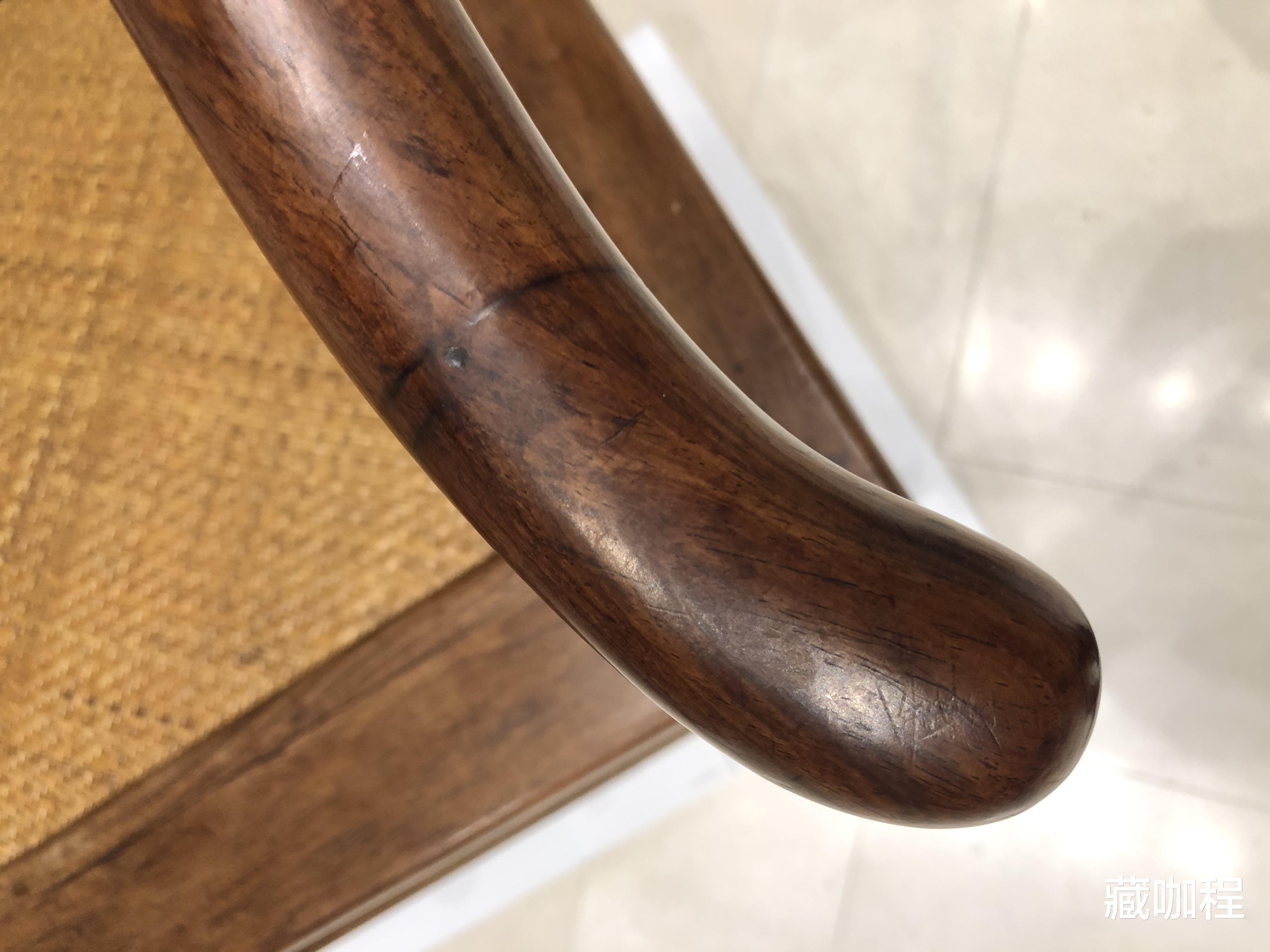 |座面架起、联帮棍省去,黄花梨如意纹圈椅通透空灵