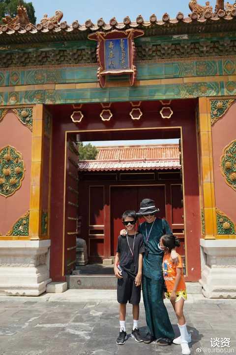 孙俪|孙俪晒40岁庆生照，“安陵容”陶昕然准时送祝福，12年的闺蜜情惹人羡