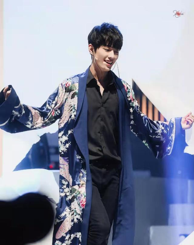 谭松韵|肖战黑粉有多讨厌？在谭松韵《净土》舞台评论：还是肖战的经典