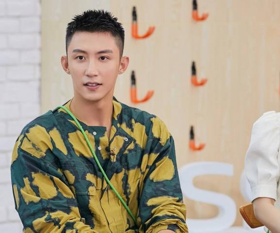 杨洋|《极挑8》曝终极嘉宾名单,杨洋加盟,流量霸屏,网友:不看了