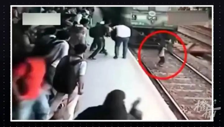 降噪耳机|实验中被“轧倒”两次,戴着苹果降噪耳机出街,汽车多近才听得见