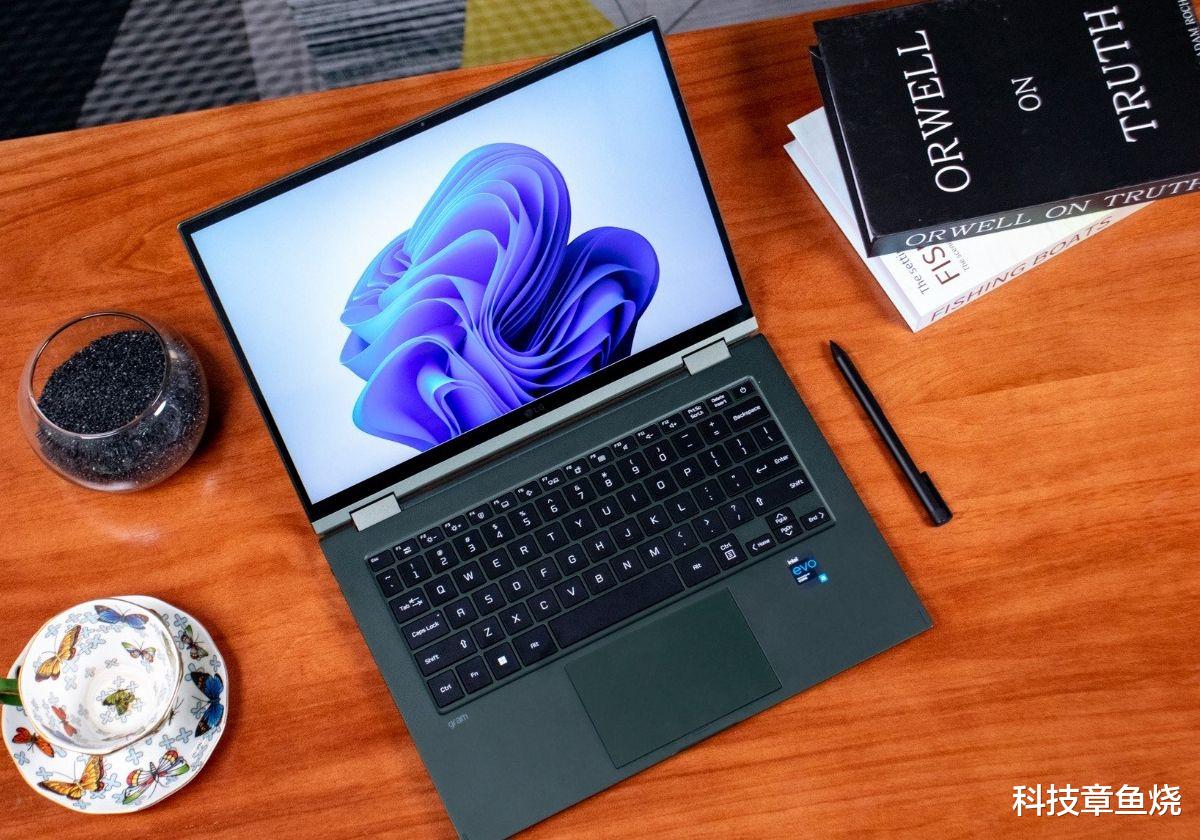 OPPO|设计师的外勤利器，LG gram二合一笔记本体验
