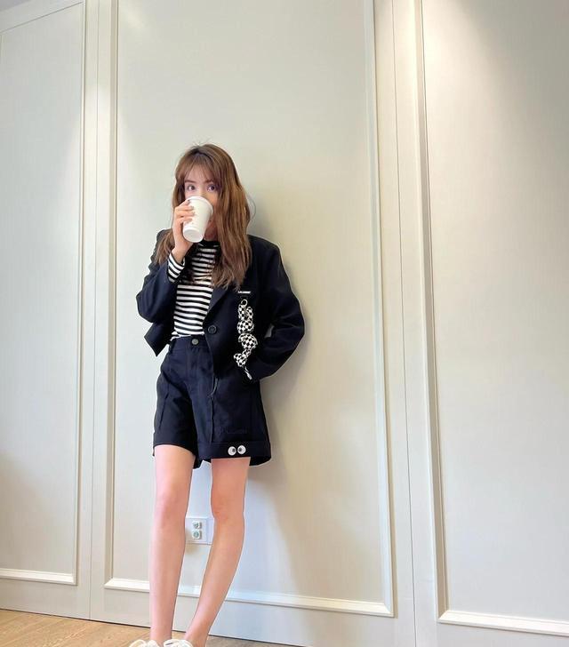 姜潮|姜潮秀新发色，和老婆麦迪娜同色，富二代30岁儿女双全