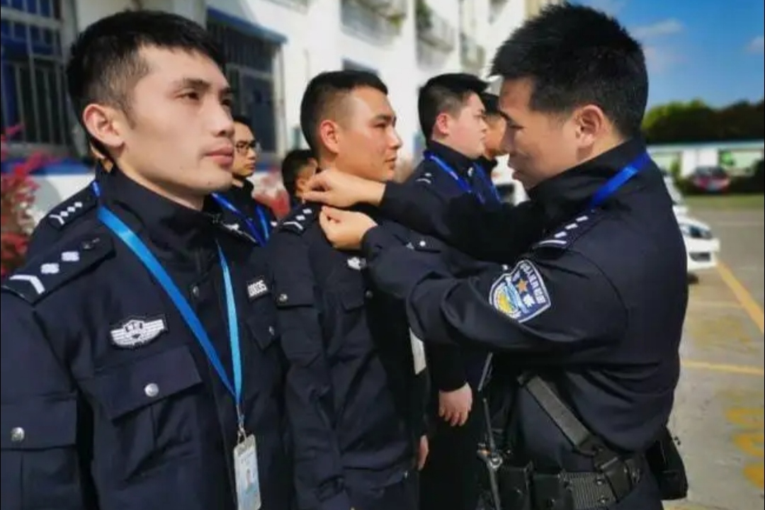 辅警|工作8年后选择辞职，辅警说出内心真实想法，可惜却又无可奈何