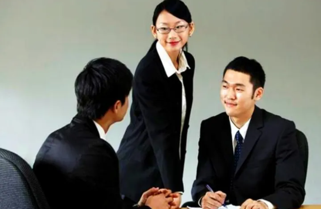 |领导对你说“辛苦了”,别傻傻说“不辛苦”,高情商的人会这样说