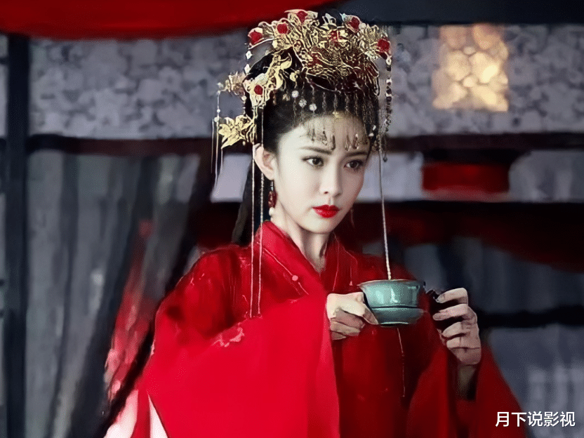 鞠婧祎|实力不足还要尝试“大漠装”，这两位有长相有流量，也没能驾驭