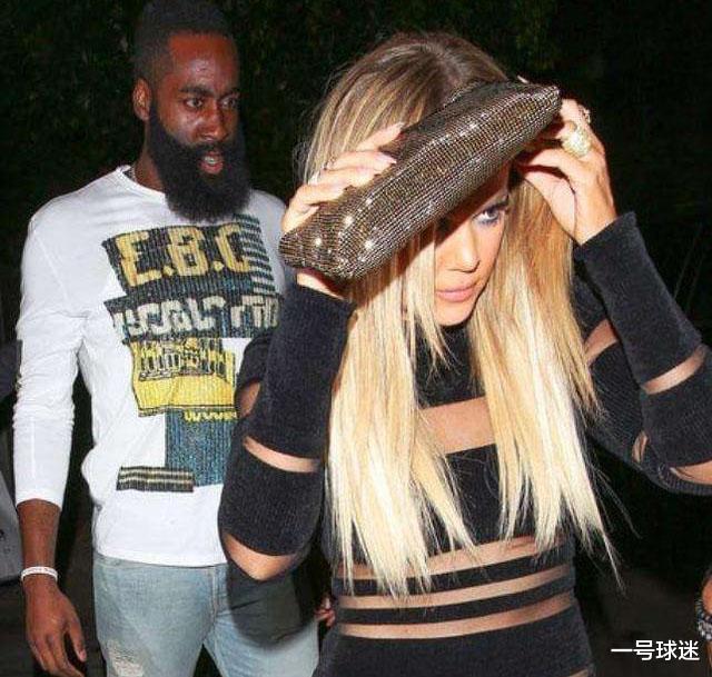 科勒·卡戴珊|恭喜科勒·卡戴珊，练出小蛮腰+漂亮臀线，感谢健身教练，还想升级